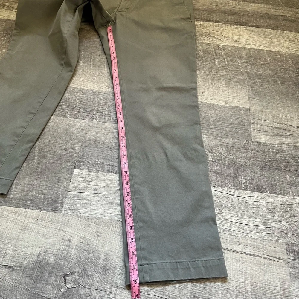 Banana Republic Aiden Slim Chino in Gray